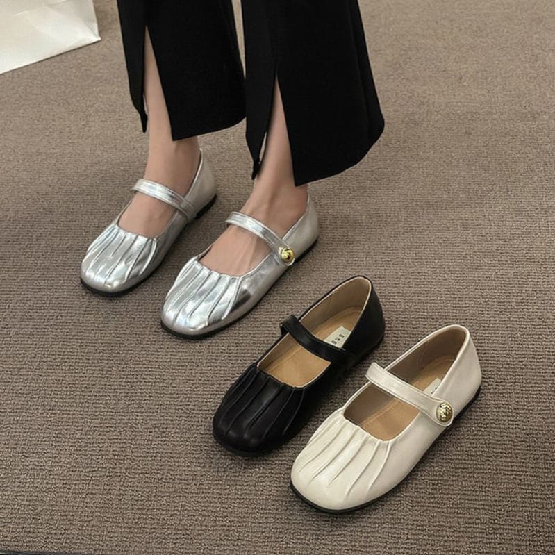 500円OFFクーポン パンプス 痛くない 結婚式 レディース スクエアトゥ シューズ キラキラ ウェディングシューズ ローヒール フラットヒール 1cmヒール ブライダルシューズ ラインストーン パ