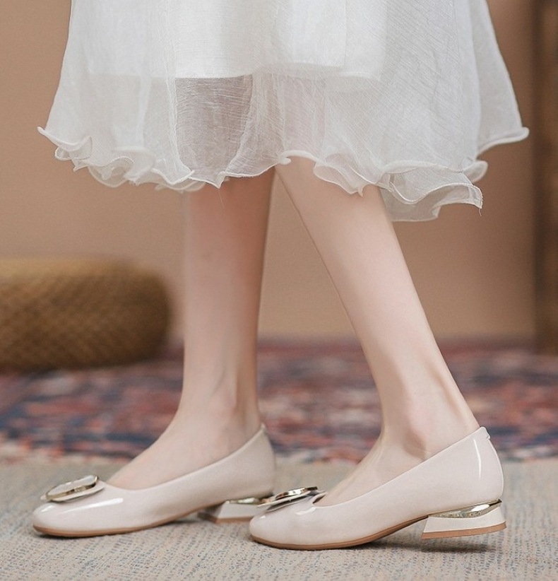 パンプス レディース シューズ 靴 ローヒール スクエアトゥパンプス レディースパンプス ビジネスシューズ 通勤パンプス 2.5cmヒール きれいめ 大人 おしゃれ エレガント 存在感 春 夏 秋 冬