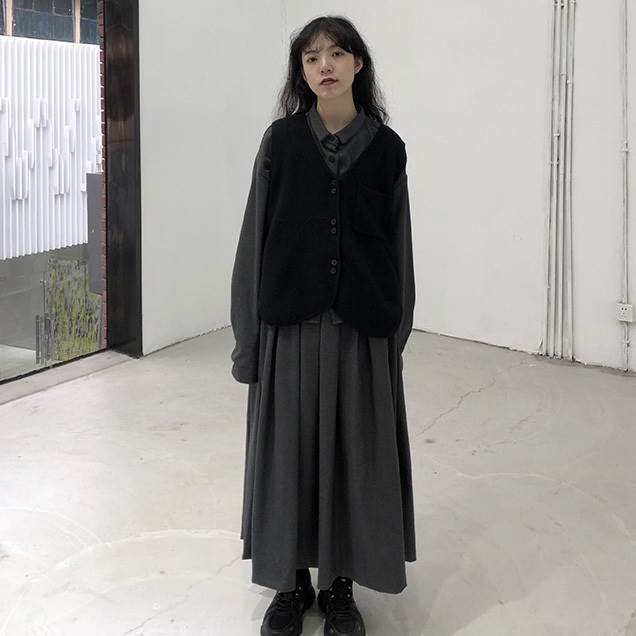 秋冬 ニット ベスト トップス ニットソー ベスト 上着 ショート丈 袖なし ノースリーブ Vネック 襟なし スリム シングルブレスト レギュラー ポケット 前開き ボタン ルーズウエスト 薄手 異素