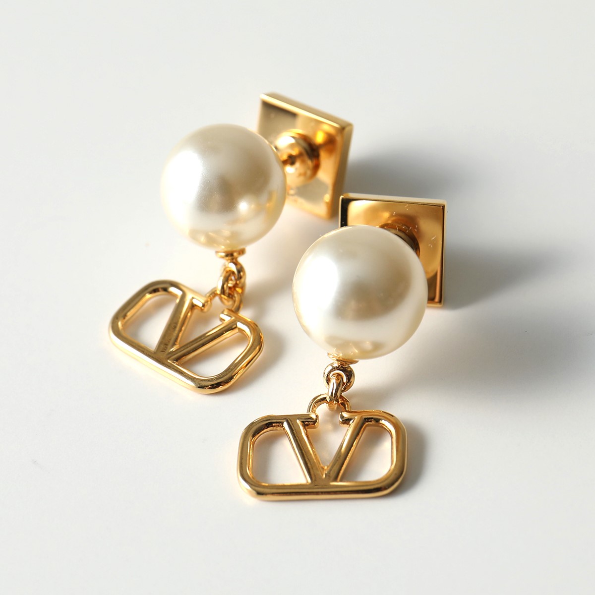 VALENTINO ヴァレンティノ ピアス XW0J0Q43 UXM レディース イヤリング パール Vロゴ ロックスタッズ アクセサリー ジュエリー 0O3/パール×ゴールド