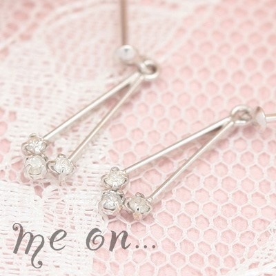 me on... 天然ダイヤモンド K10ホワイトゴールド ドロップピアス 発送目安２-３週間