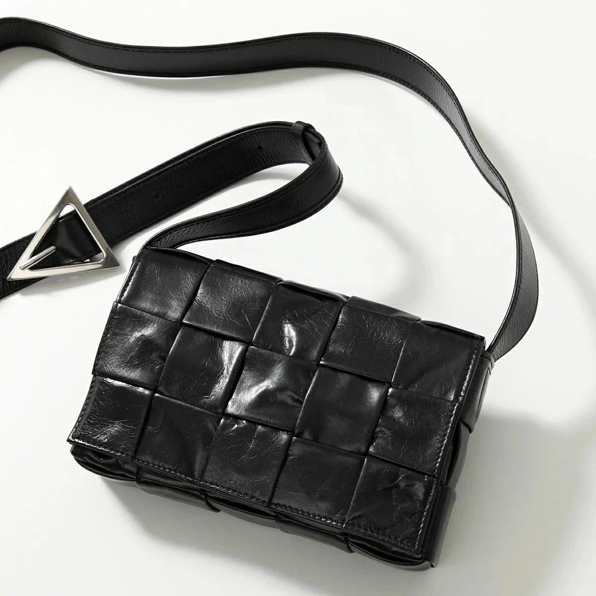 BOTTEGA VENETA ボッテガヴェネタ ショルダーバッグ SMALL CASSETTE スモール カセット 717587 VCQ71 レディース マキシ