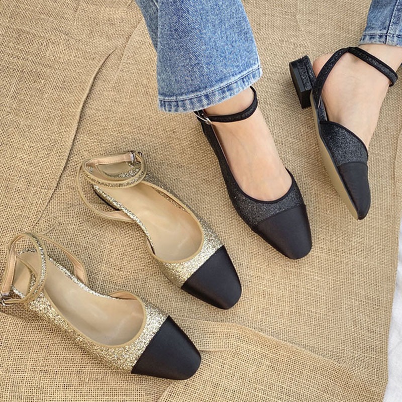 2color_異素材コンビ ユニークな キラキラグリッター／サテン 配色 アンクルストラップ付き ローヒール デイリーパンプス