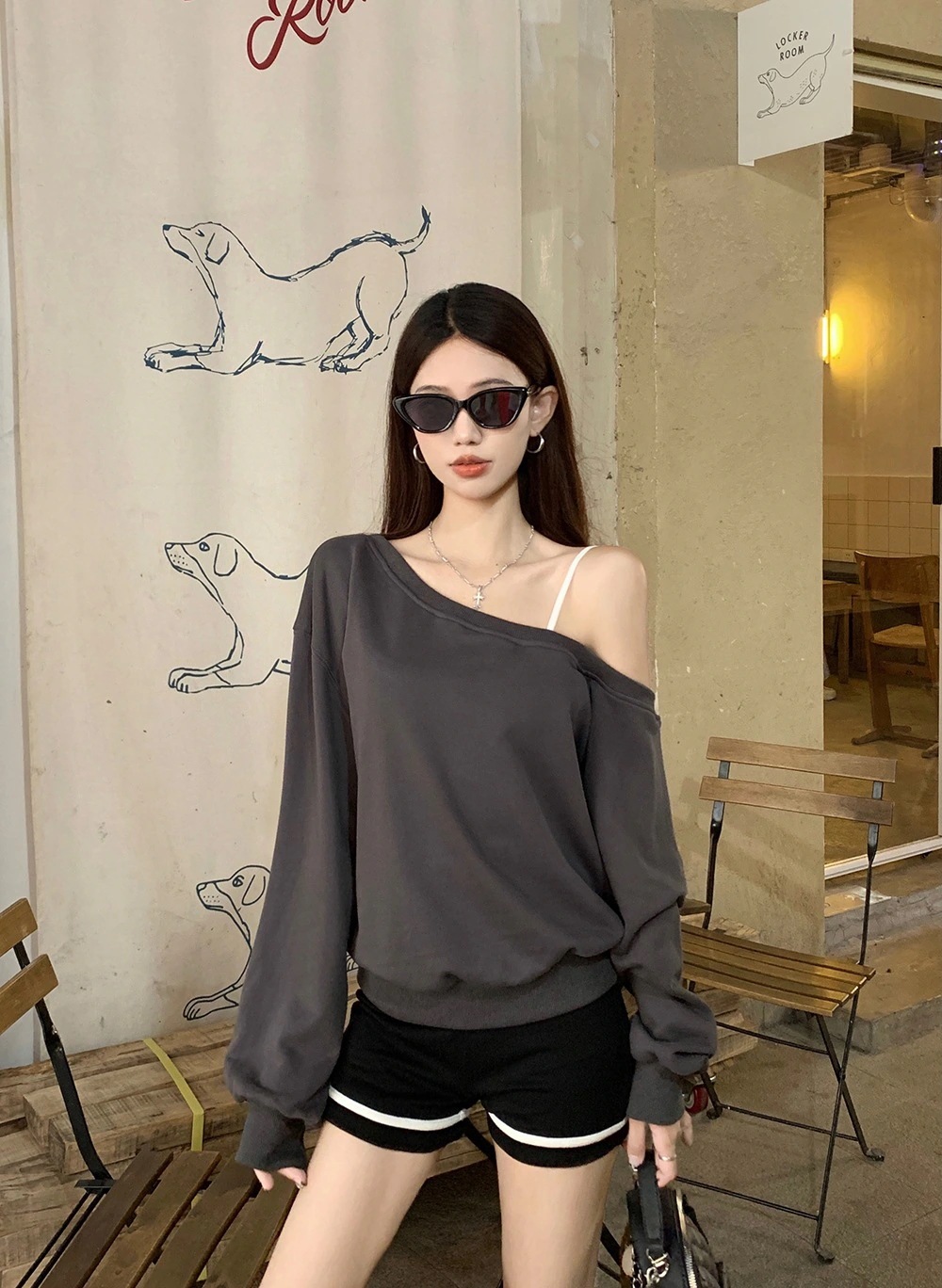 2024 秋冬 トップス 長袖 かわいいラウンドネック Tシャツ 肌見せ レディース 韓国風 ルーズ 無地 カジュアル おしゃれサイズ シルエットファッション系コーデ衣装お出かけ