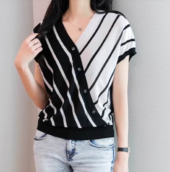【3日出荷】シャツ 半袖 Vネック サマーニット かわいい 大人可愛い シンプル 大人 上品 おしゃれ 大人女子 美容師 メイクアップ