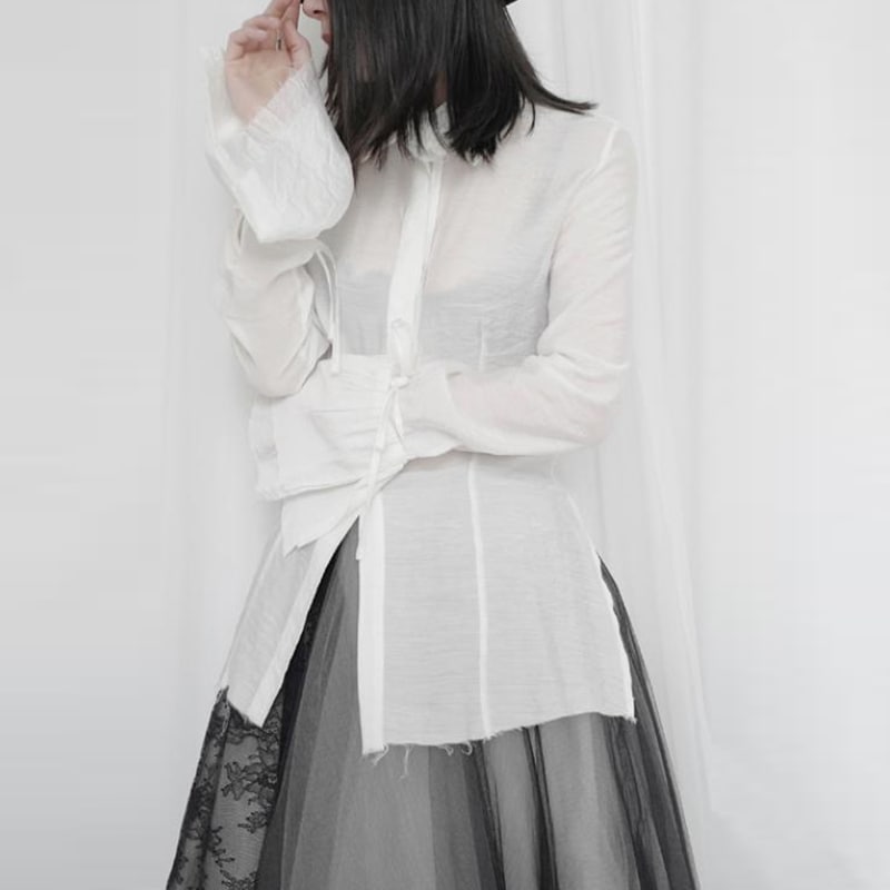 レディース長袖シャツ春の新しいファッションランタンスリーブファッションパーソナリティブラウスシンプルで用途の広いスリムファッション無地シャツカジュアル