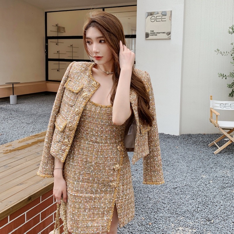 2025春と秋のキャメルゴールデンツイードリトルxiangfeng Qiang丸ネックジャケットトップベストドレス女性セット