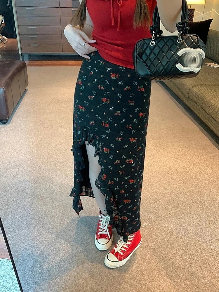 新作 フリルブラックの花柄半身スカート夏レトロなドレープ感のあるハイウエストサイドの開叉シフォンロングスカート プリーツスカート 5,049円