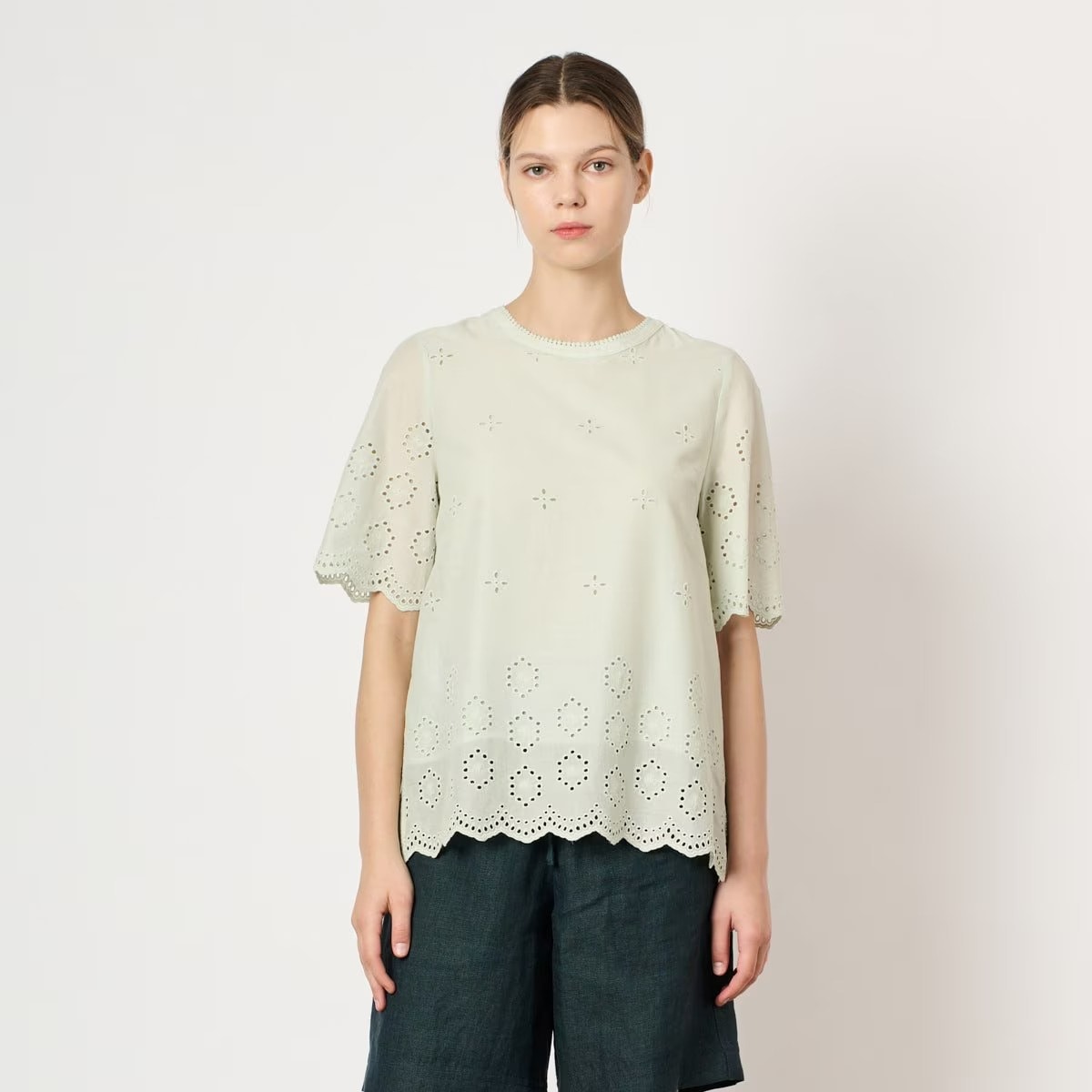 [韓国オフィスコーデ きれいめ] パンチングポイントブラウス