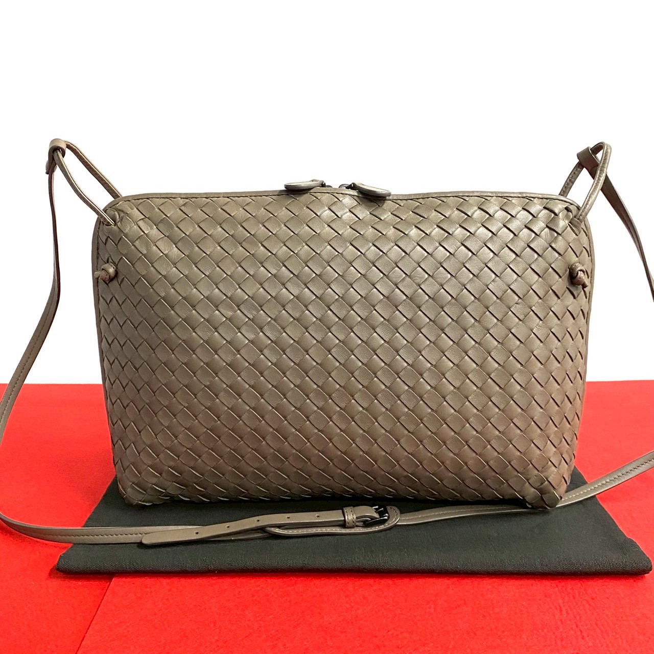 イントレチャートショルダーバッグ レザー ブラウン 927-8