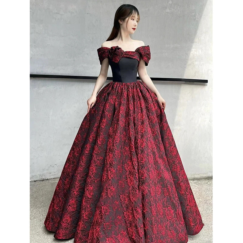 花嫁のための高級な新しいスタイルのウェディングイブニングドレスエレガントなバンケットドレス春の婚約ドレス
