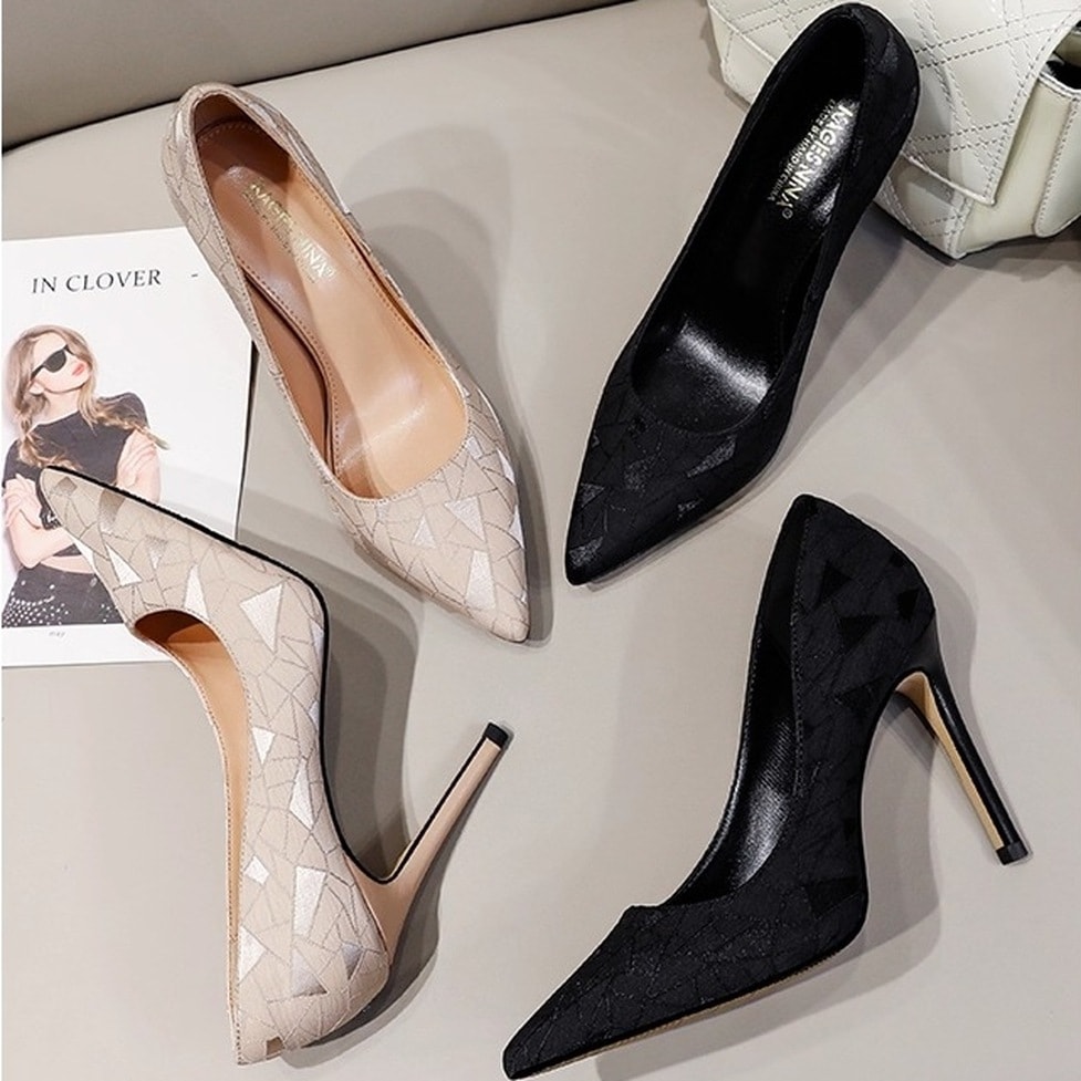 パンプス シューズ 靴 ハイヒールパンプス レディースパンプス 歩きやすい 履きやすい 疲れにくい 美脚 脚長 痛くない オシャレ シンプル おでかけ キレイめ 上品 華やか シック カジュアル