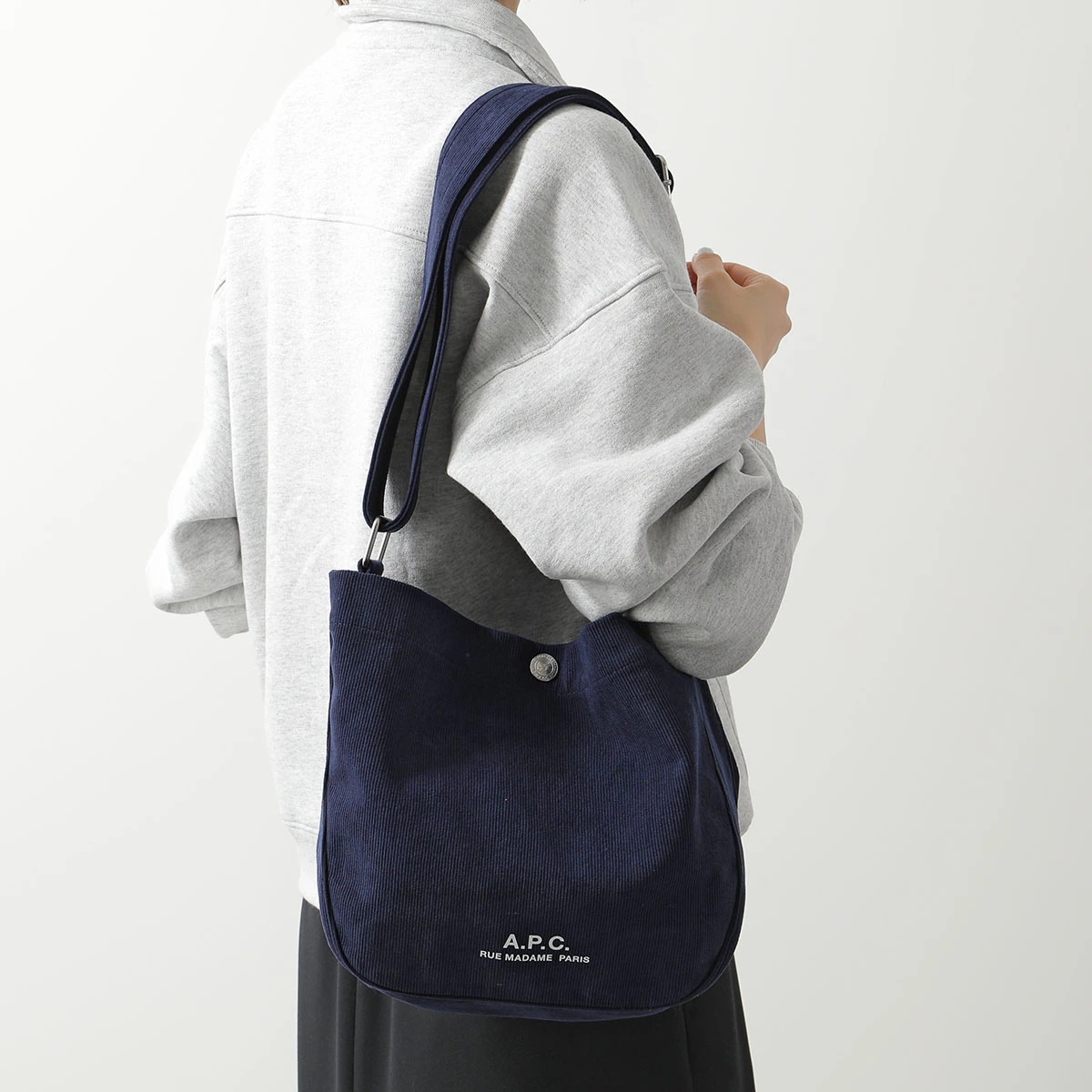 APC A.P.C. アーペーセー ショルダーバッグ besace journal small ベサス ジャーナル スモール M67010 PSALI レディース コーデュロイ 鞄 IAK/DARK