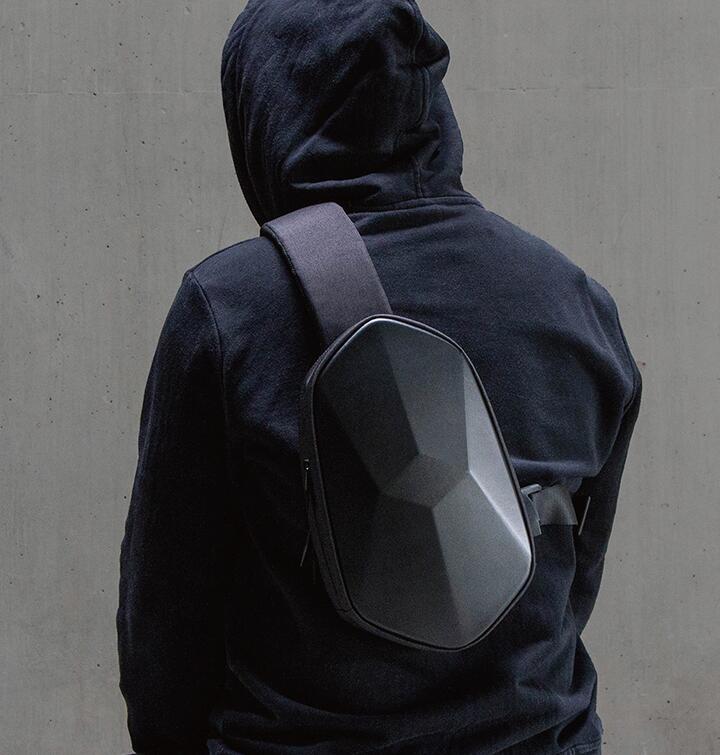 多面体の胸バッグ男性と女性のメッセンジャーバッグショルダーバッグ乗馬ハードシェルバッグ成形バッグ