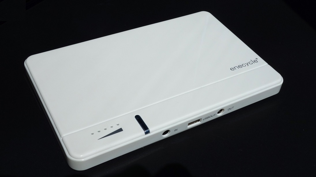 enecycle　EN10　MacBook専用モバイル電源 enecycle EN10 MacBook専用モバイル電源 24000ｍAhのリチウムポリマーバッテリーを搭載 空になったMacBookAirを1時間30分で満充電に magsafe2に対応 保障期間6か月日本語説明書付