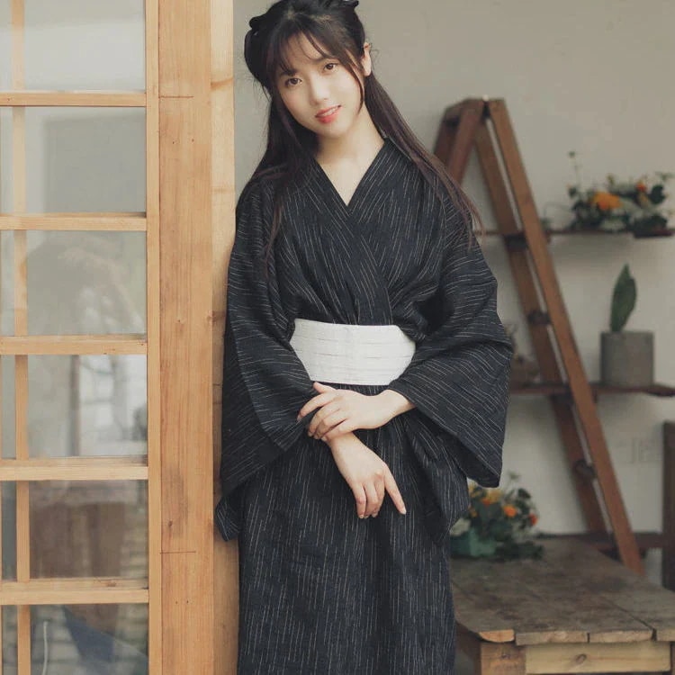 浴衣 ゆかた 伝統型着物バスローブ武士長衣男女カップル服浴衣帯付き 浴衣 ゆかた 文化祭 夏 花火 花柄