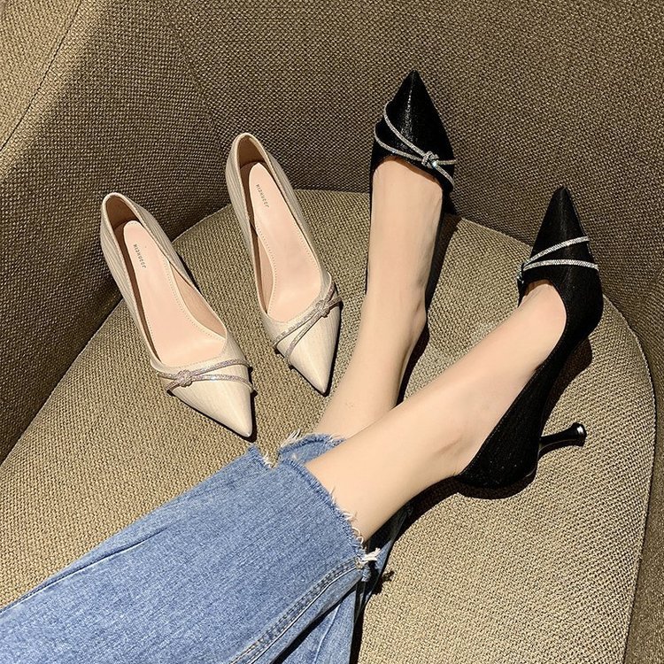 キラキラ ピンヒール ポインテッドトゥ レトロ ダイヤ シューズ 靴秋冬の最新 痛くない 美脚 パンプス ハイヒール パンプス レディース パンプス 新品追加