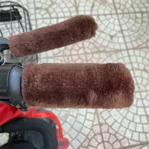 ハンドルグリップ 自転車 ボア あったか 自転車用のハンドル用カバー 4点セット 電動自転車 サイクリング用 グリップカバー 左右セット 4枚入り 子供 キッズ 防寒 もこもこ 通勤 通学