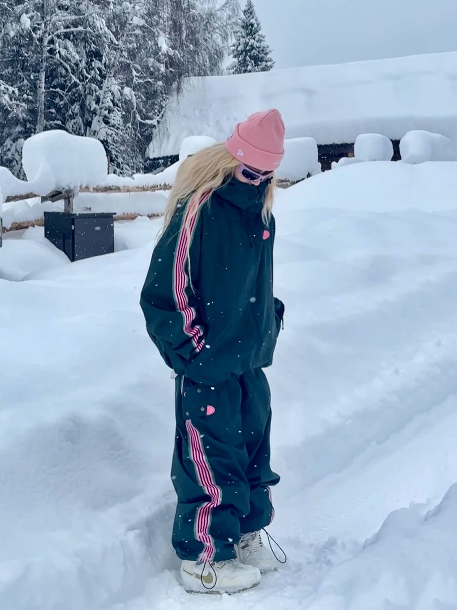 スノーボードウェア 2024 2025 上下セット レディース メンズ 防水15000 ジャケット アウター パンツ ストラップ スノボー スキーウェア スノボウェア 韓国風 防水防寒防雪保温防風