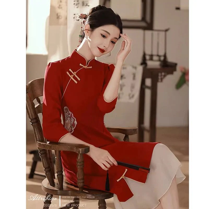 新しいチャイナドレスウェアブライダルレッド2025長袖婚約ドレスバックドアドレス秋と冬