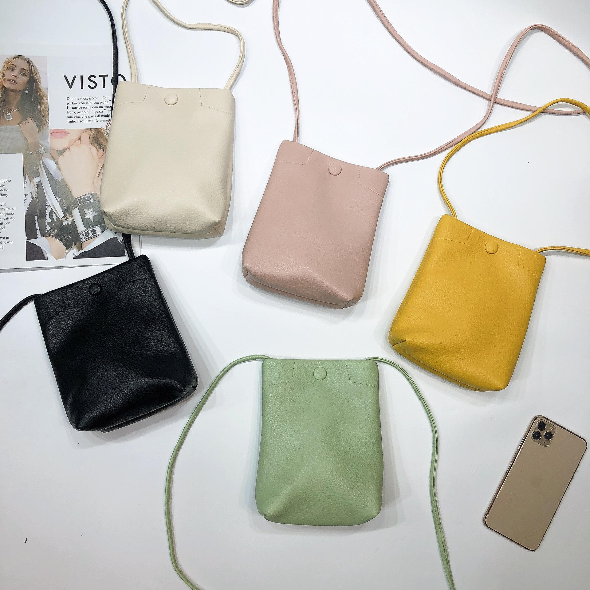 ショルダーバッグ レディース スマホポーチ スマホショルダー 携帯バッグ 　サコッシュ ポシェット ミニ 斜め掛け 韓国 ファッション かわいい おしゃれ ホワイト ピンク ブラック イエロー グリー