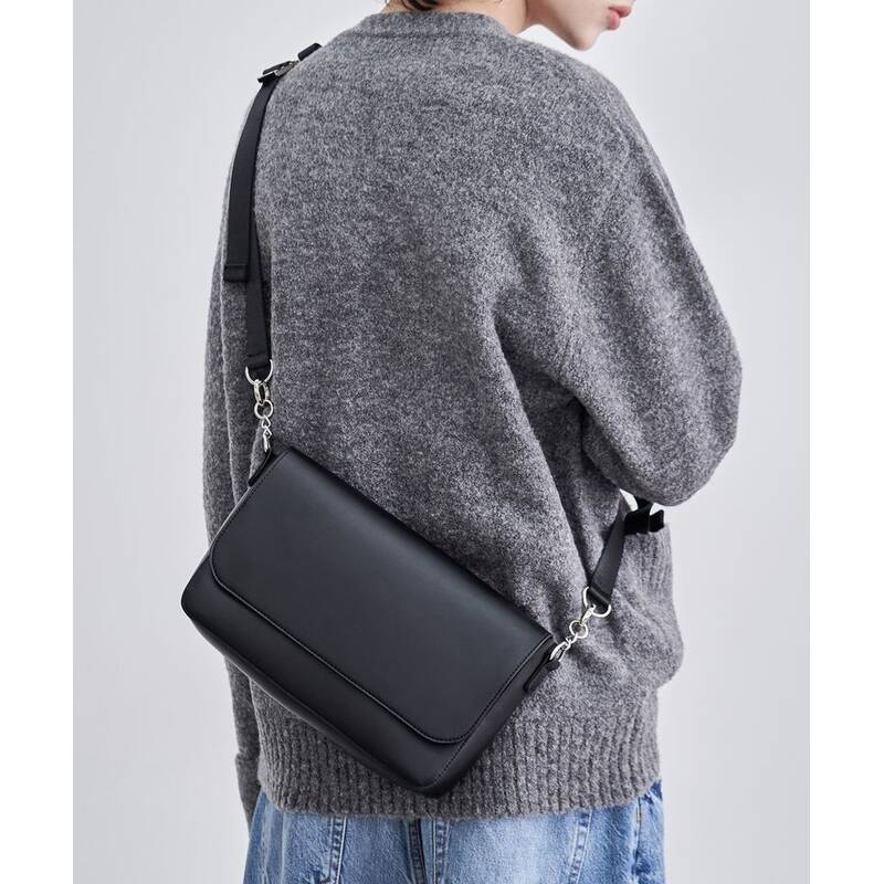 レザリー LEATHERY マルチポシェット フラップ クロスボディバッグ [BLACK] LRBG1406BK 411021