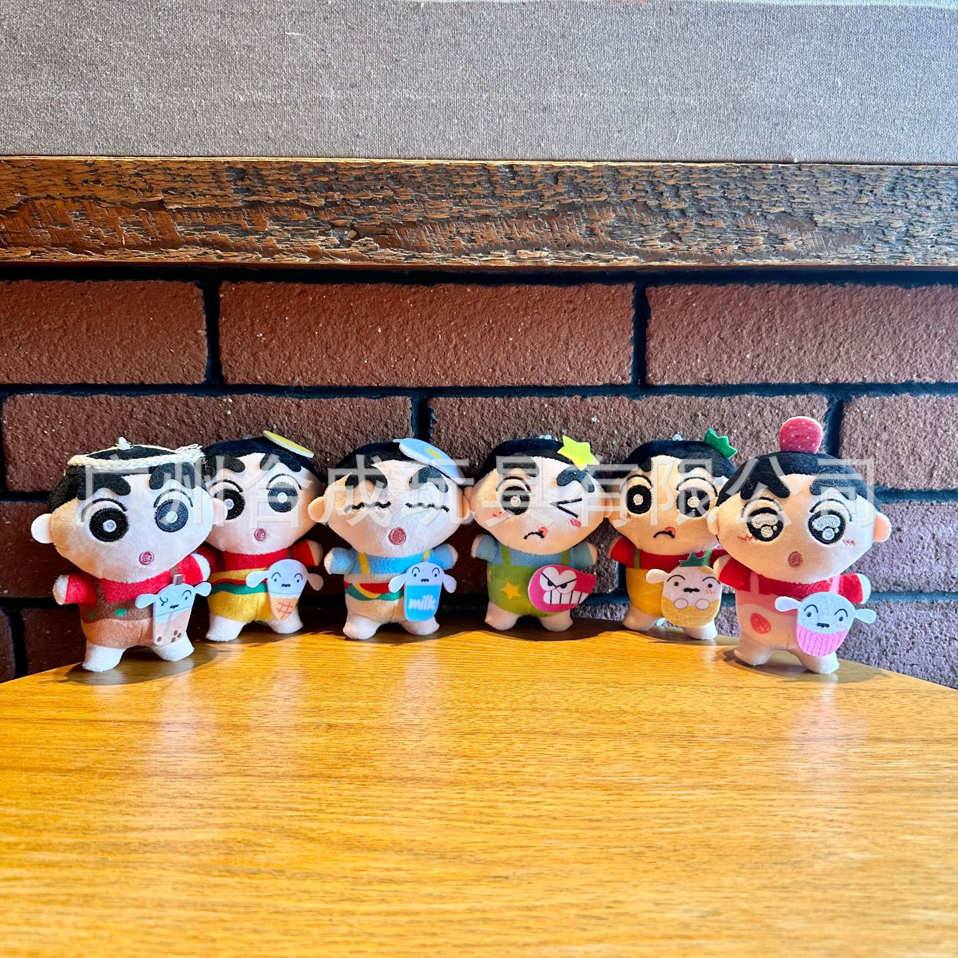 【24個】日本のアニメかわいいクレヨンしんちゃんペット白い犬表現パックぬいぐるみアミューズメントシティブティックキャッチャー人形