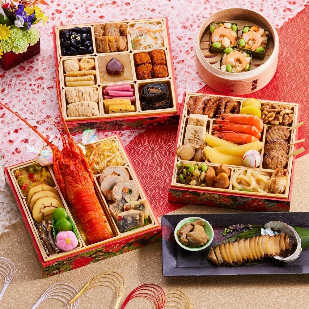 おせち 早割 予約 おせち料理 板前魂の天神 和風 三段重 3人前 37品目 ロブスター 鮑 あわび 海鮮おこわ 付き 御節 送料無料 2025 2026