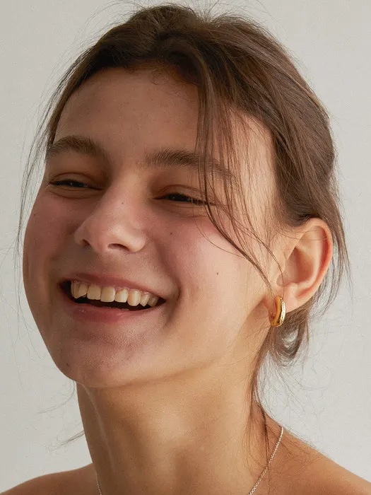 bold hoop earring - gold おしゃれ ピアス 韓国ファッション 韓国コスメ 韓国ブランド レディースファッション アクセサリー ピアス 指輪　韓国人気 アイドル