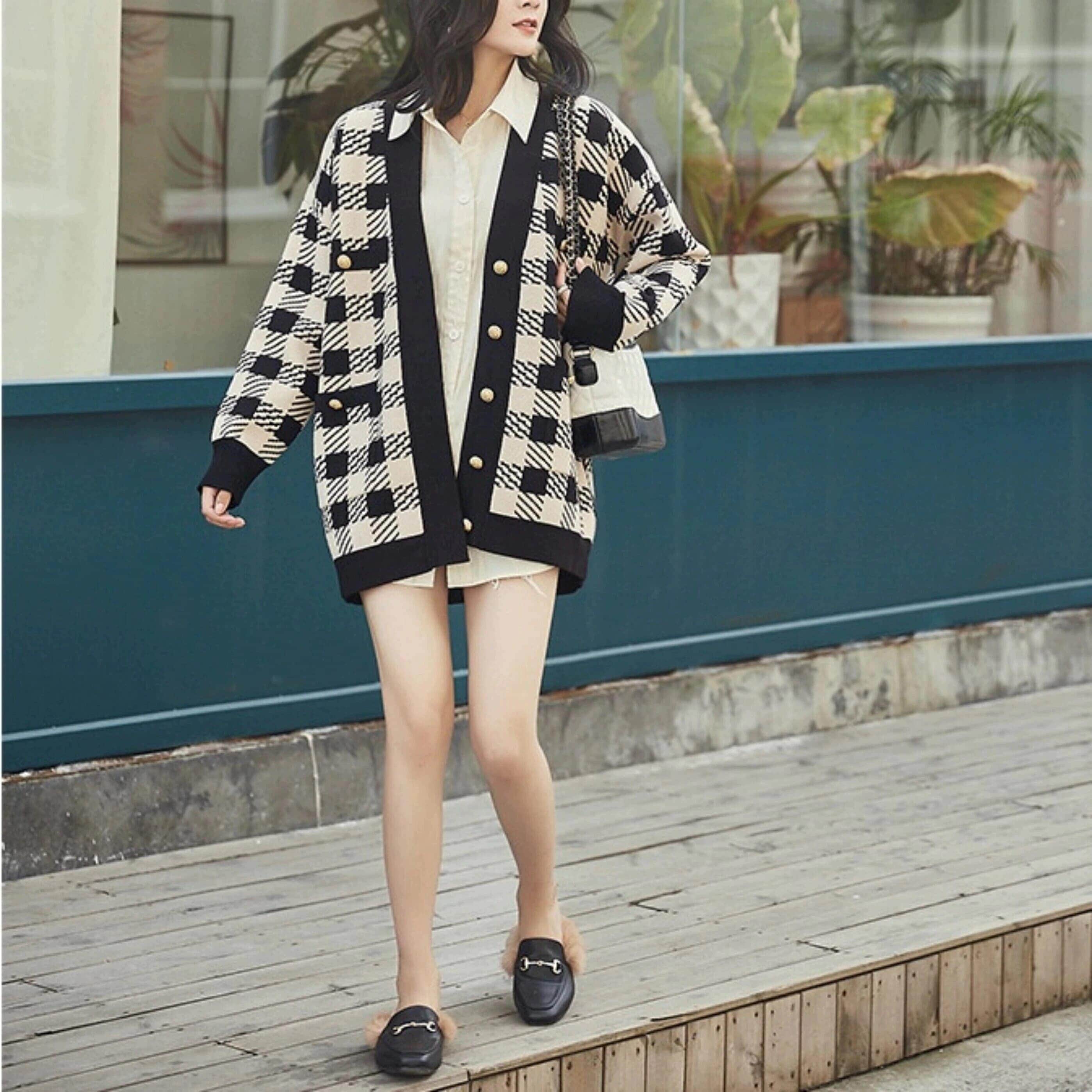 カーディガン　トップス　長袖 厚手　羽織り　プルオーバー　オーバーシルエット　冬　秋　モノトーン　チェック柄　シンプル　Vネック 襟なし ポケット 前開き　韓国　大人可愛い　カジュアル　体系カバー