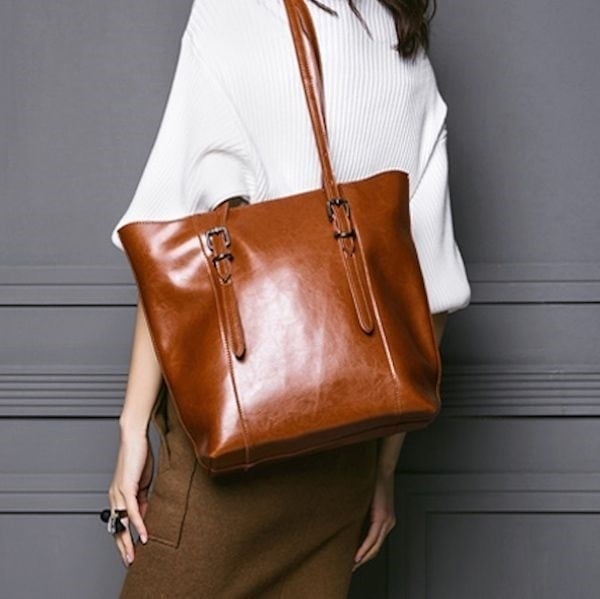 トートバッグ レディース ランキング ブランド 縦型 2WAY 小さめ バッグ ビジネス レザー革 肩掛け A4 ショルダーバッグ 本革 ミニトート 軽量 秋 革 通勤 キャンバス 黒 ナイロン ゴル