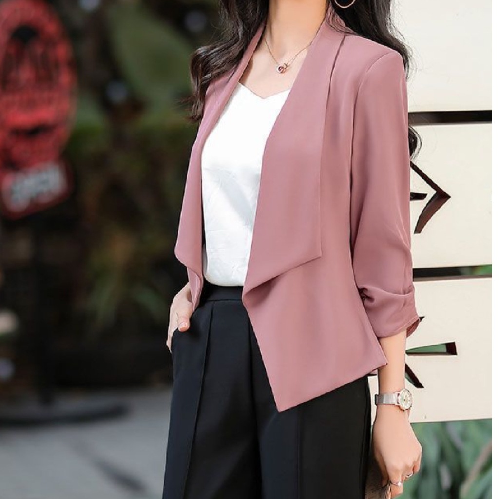 レディース ジャケット アウター 上着 ミドル丈 7分袖 襟付き スリム ギャザー 大人可愛い きれいめ シンプル 上品 おしゃれ こなれ感 個性的 クール 主役級 かっちり 都会的 無地 春 夏
