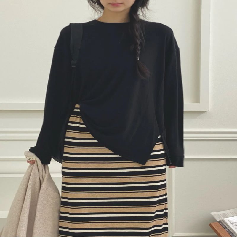 サイドスリット入りルーズTシャツ(韓国セレクトショップ)