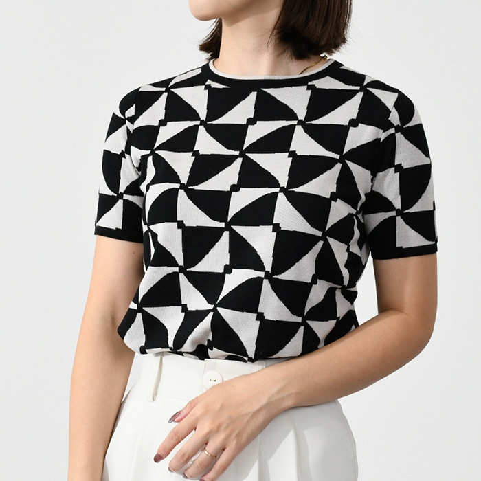 ニット トップス AGRUME レディース オフホワイト ブラック ジャカード ウール クルーネック 総柄 半袖 半袖ニット 柄ニット