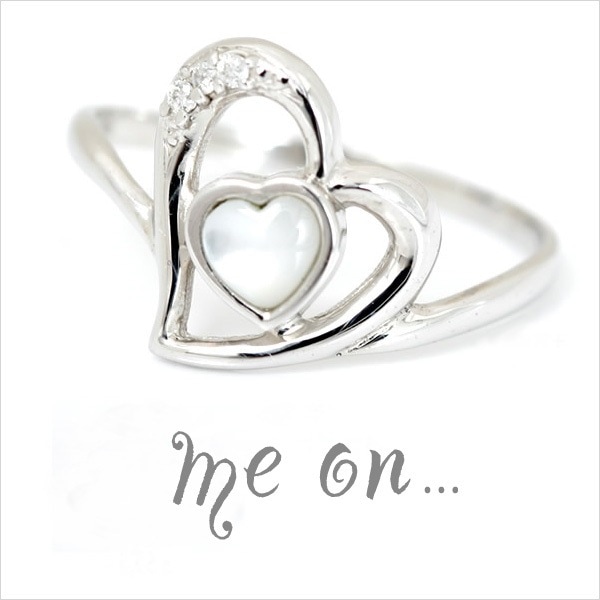 me on... 誰かに甘えたいときのパワーストーン恋するハート 18金 K18 天然ダイヤモンド＆白蝶貝リング 発送目安：２３週間