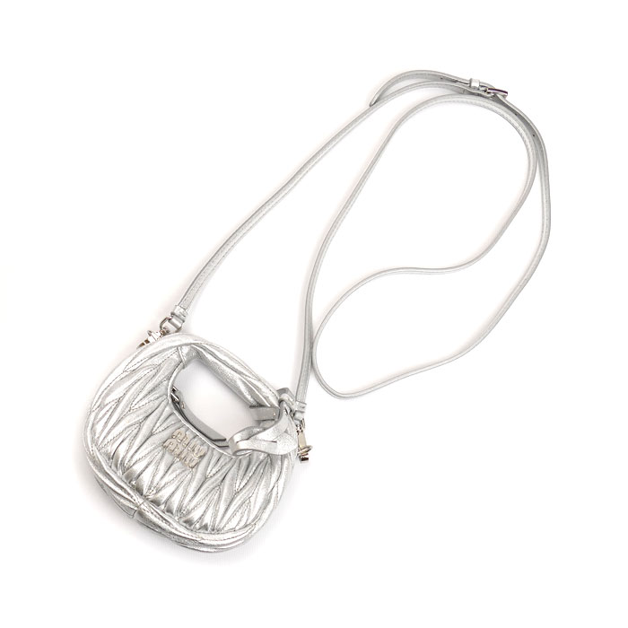 MIUMIU ミュウミュウ ワンダー マテラッセレザー ホーボーバッグ ポーチ シルバー 5NR019 ショルダーポーチ チャーム レディース 未使用 買取品