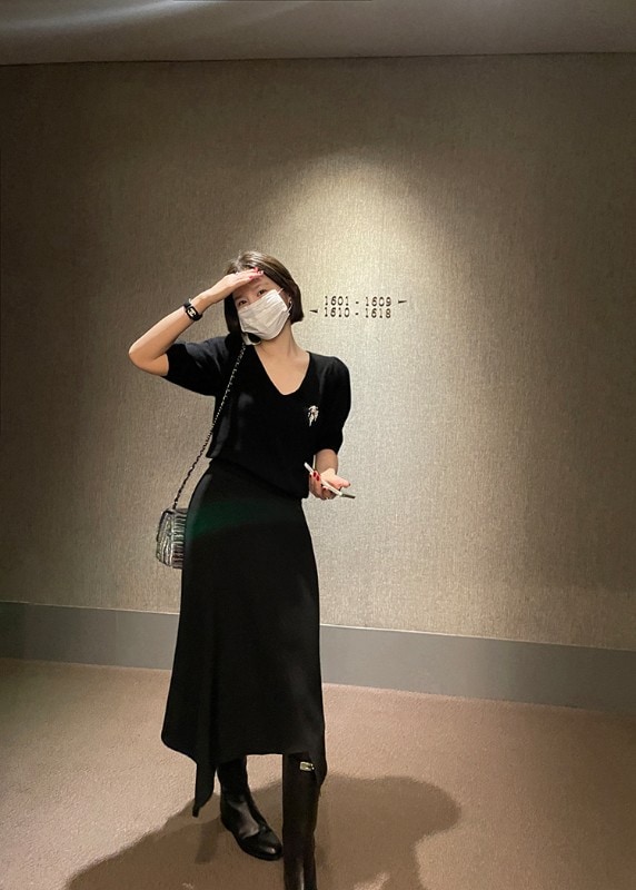 オートテーラードブラックイレギュラースカート 女性用 2023 春夏 ミドル丈 Aラインスカート 7,059円