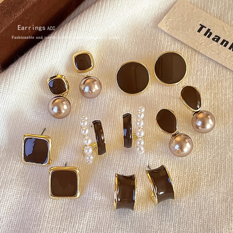 10個セット レトロで小ぶりで洗練されたピアス高級感のあるおしゃれなピアスシンプルピアス