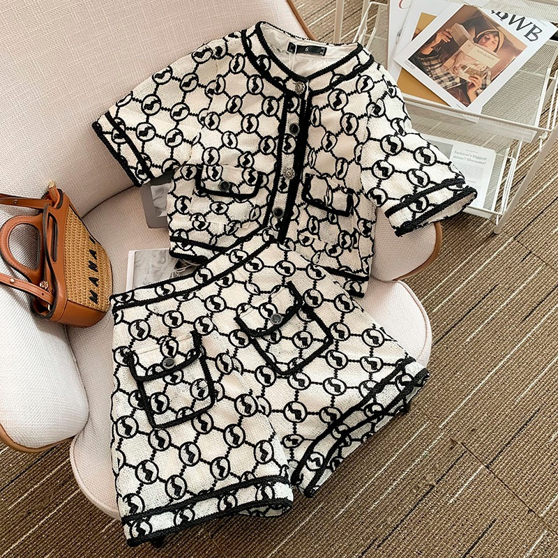 レディース セットアップ ジャケット ジャケット風 半袖ジャケット ショートパンツ ミニ 半袖 ラウンドネック 襟なし ストレート ポケット ハイウエスト 前開き 総柄 モノグラム モノグラム柄 夏