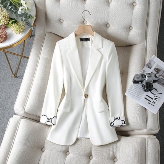 【取寄：納期2週間】スーツジャケット レディース ジャケット アウター 羽織 襟あり きれいめ おしゃれ お出掛け シンプル 無地 長袖 スリムフィット シングルブレスト ホワイト アプリコット