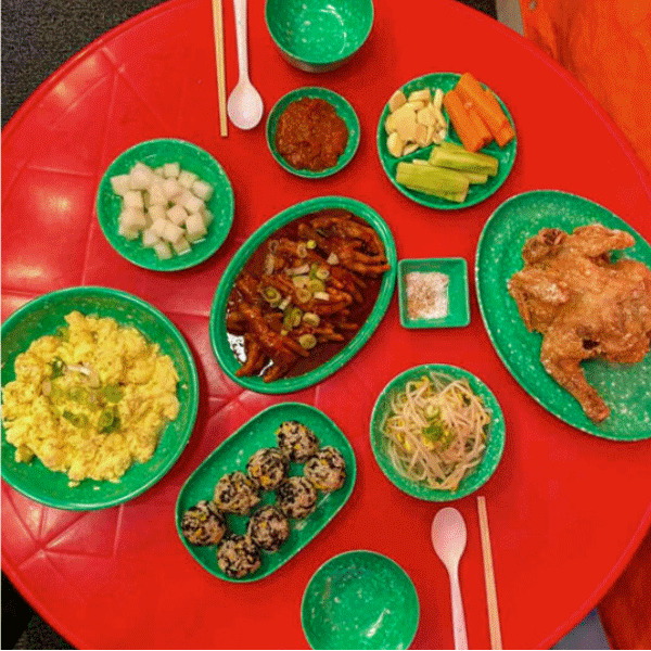 韓国直輸入！メラミン食器 12点２人前セット 全3カラー 韓国 韓国式 韓国食器 韓国料理 韓国 器 お皿 お椀 軽量 トッポギ チヂミ スンデ グリーン ピンク ブルー キャンプ ピクニック