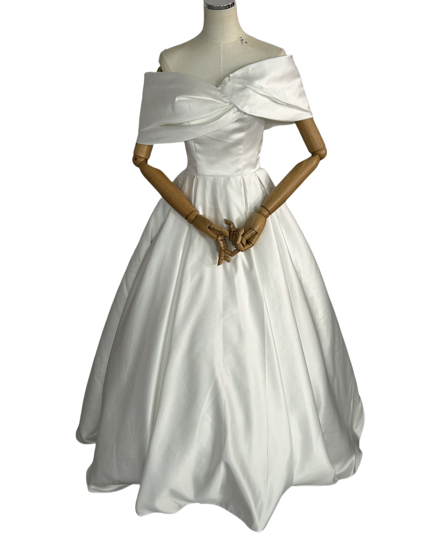 ウェディングドレス オフショルダー デザイン感 Aライン 光沢サテン 結婚式