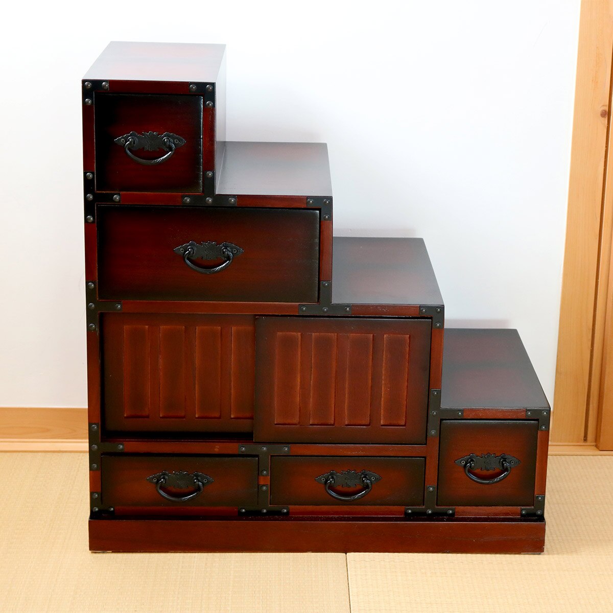 階段箪笥 民芸調 桐製 和タンス 右下がり 幅67cm