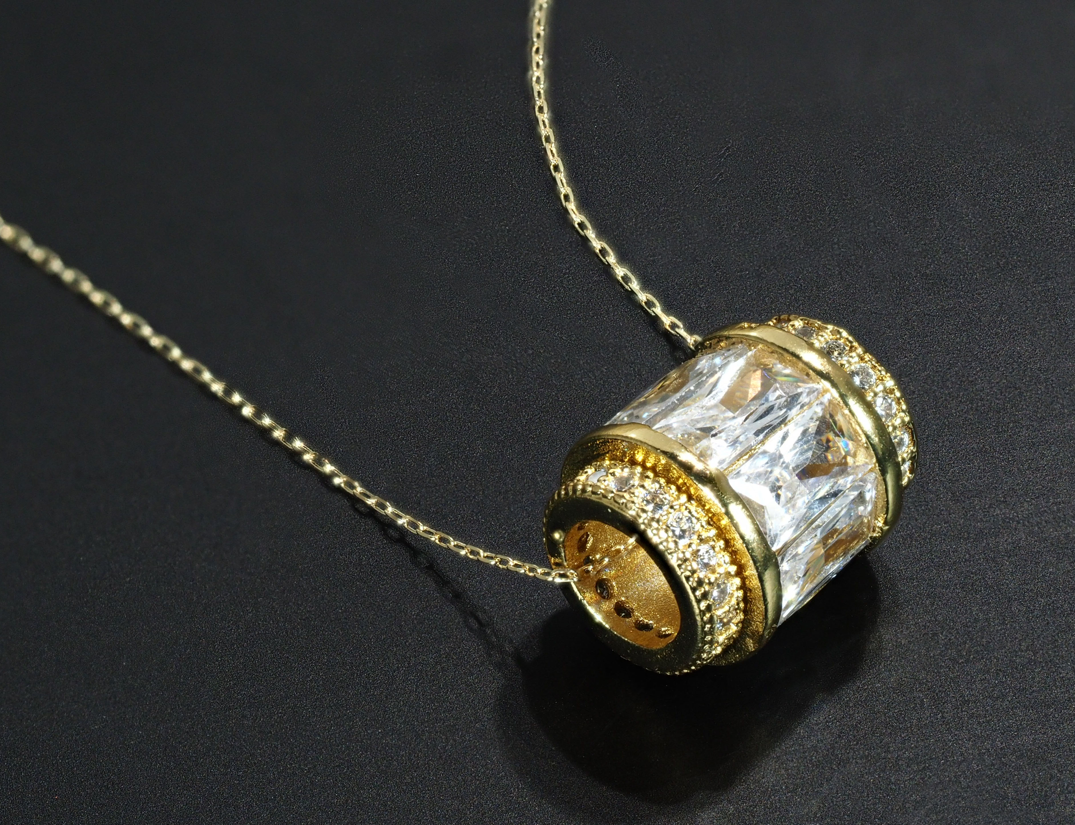 絶妙なデザイン 18金製 豪華 大粒 ダイヤモンド ネックレス フル エタニティ 国内生産品 厳選 K18 ネックレス