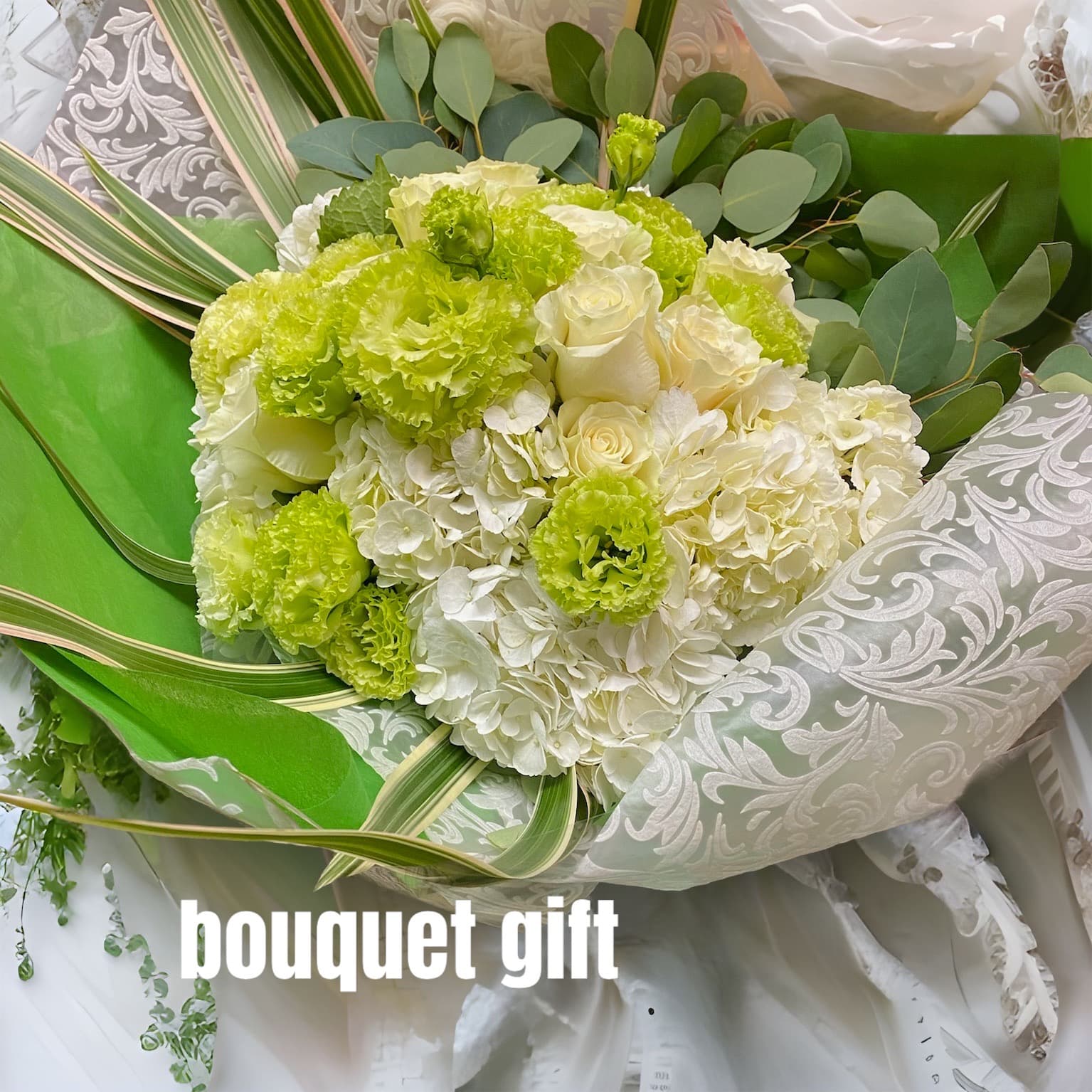 結婚祝いあじさいメイン花束W-11