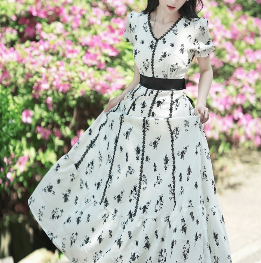 ワンピース デート かわいい 大人可愛い きれいめ シンプル カジュアル 大人 上品 おしゃれ Vネック 半袖 花柄 フレア ロング丈 ウエストリボン XL ホワイト エレガント お出かけ 韓国 モテ
