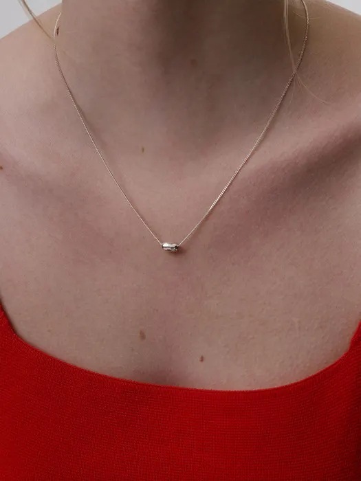 Oval seed Pendant Necklace 韓国コスメ 韓国ブランド レディースファッション アクセサリー ピアス 指輪 イヤリング 韓国人気 アイドル
