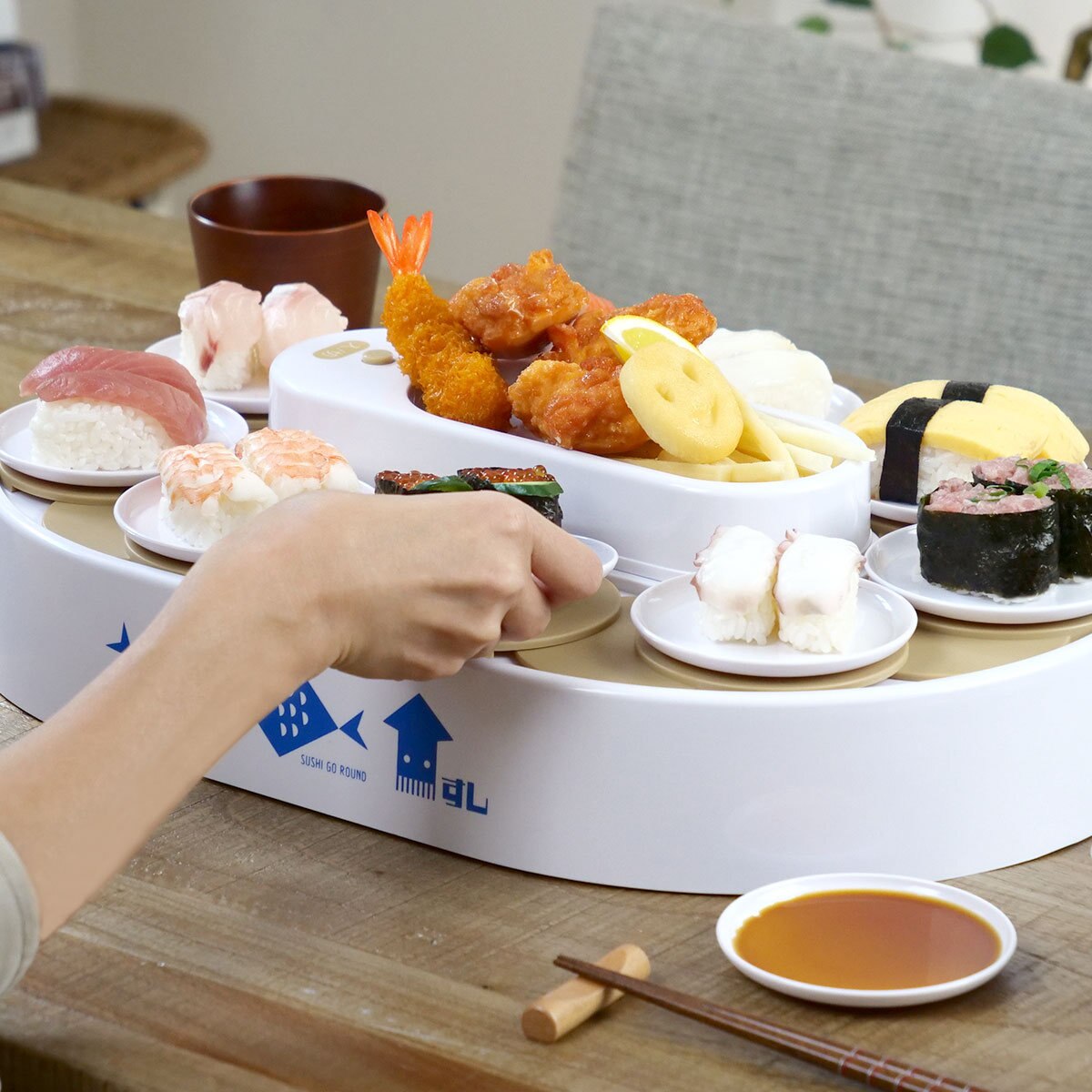 回転寿司 ホワイト おウチで楽しい回転寿司 パーティーグッズ クッキングトイ お寿司 まわる 回る 寿司握り機付き 電池式 お皿10枚入り ホームパーティ イベント