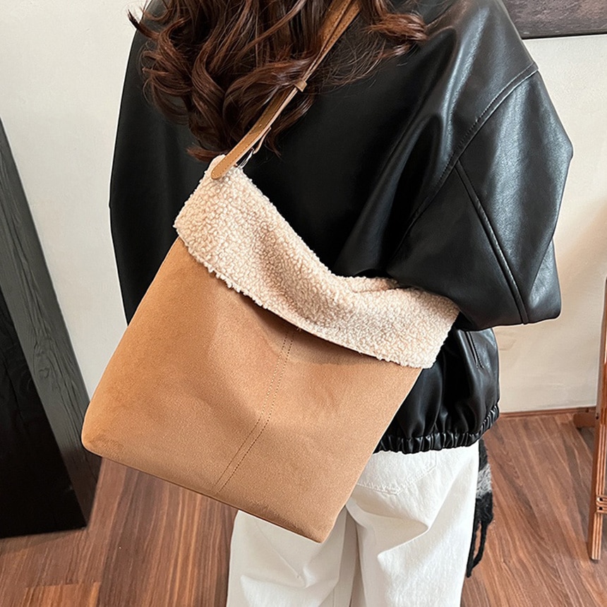 アメル エコ スエード ショルダーバッグ