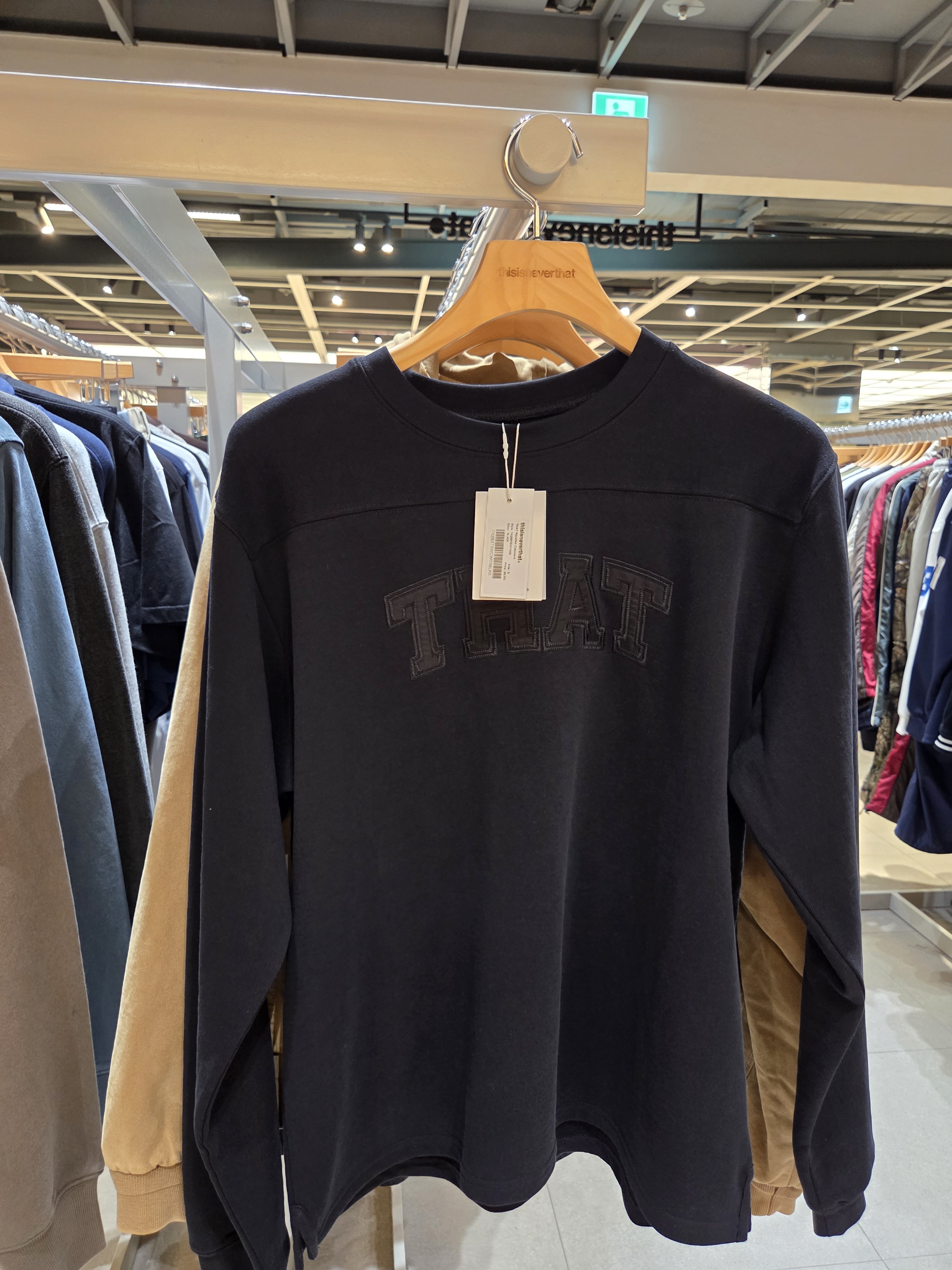 【THISISNEVERTHAT】 THAT PANELLED CREWNECK : BLACK 9,625円